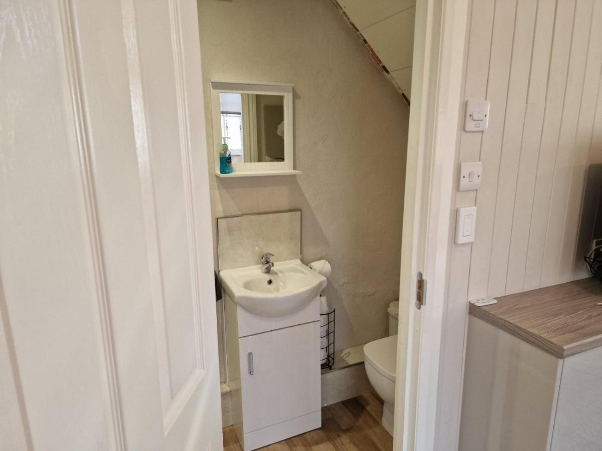 Carlisle Central, Cute Studio Appt, The Cupboard Exterior photo