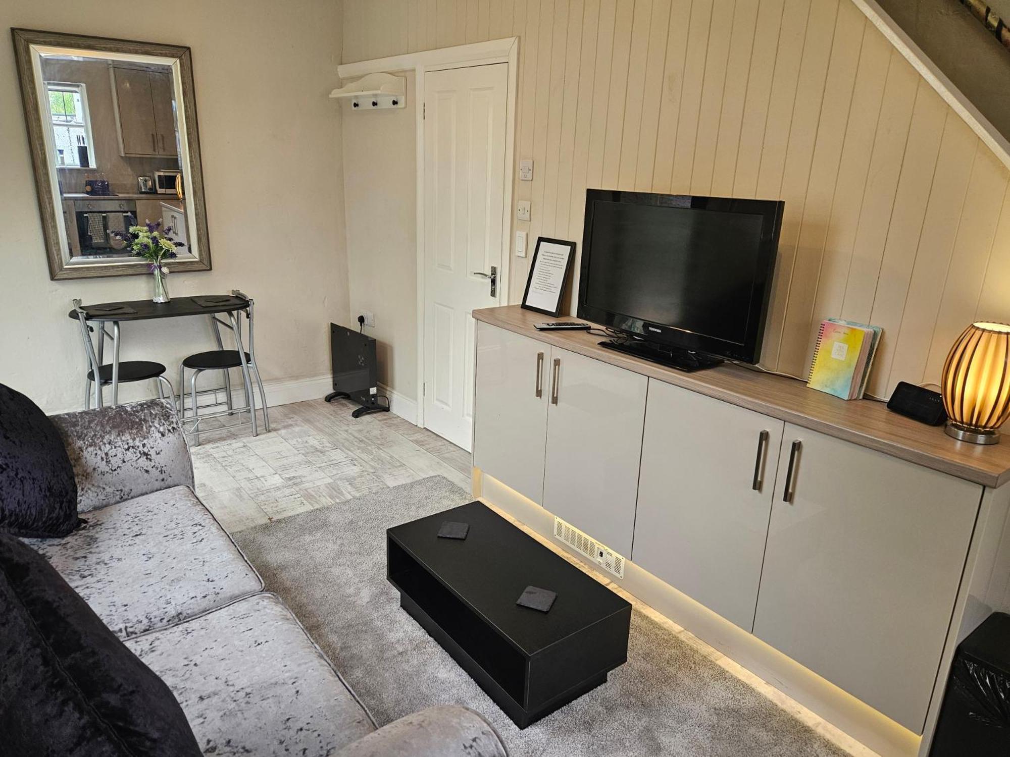 Carlisle Central, Cute Studio Appt, The Cupboard Exterior photo